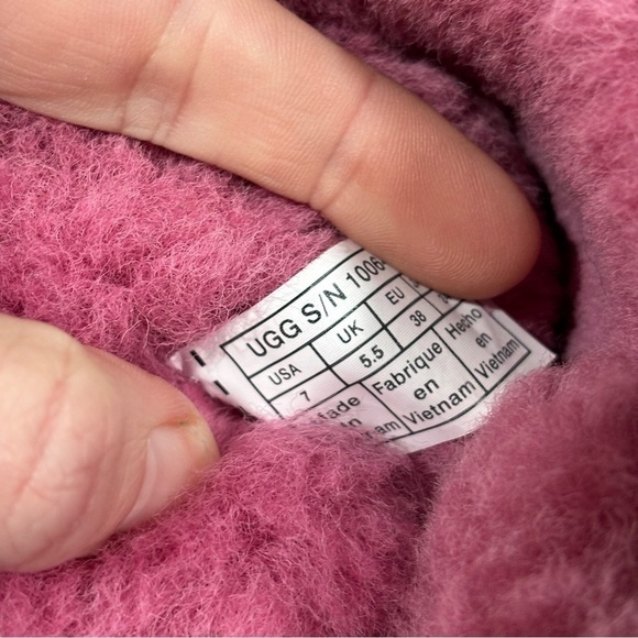 UGG SELENE FURIOUS FUCHSIA BOOTS Woman’s Size 7 - Picture 7 of 10